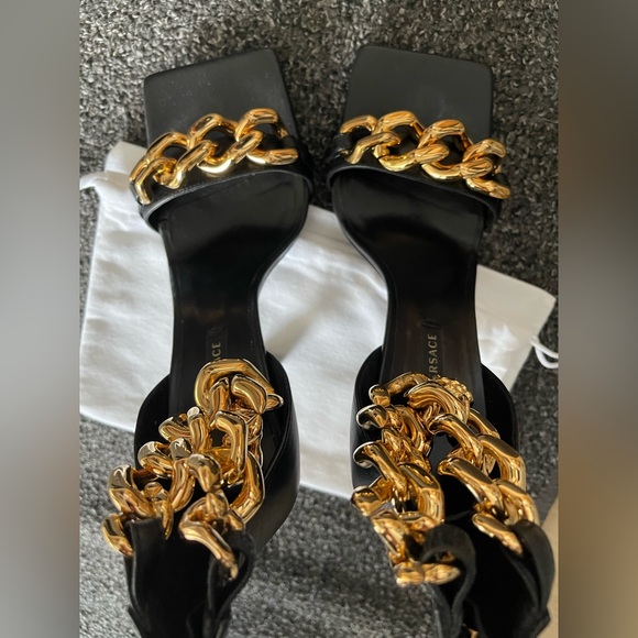 Versace MEDUSA CHAIN HIGH HEEL SANDALS, size 9 - Picture 2 of 6